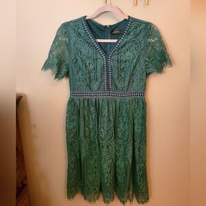 Funlingo lace dress NWTs medium